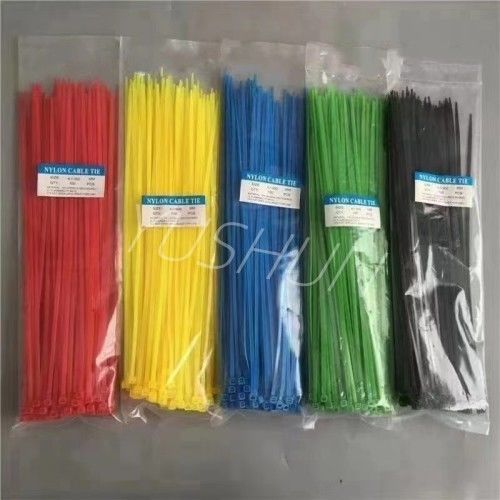 Todo o auto dos tamanhos que trava o uso de nylon colorido da cinta plástica para limitar fios
